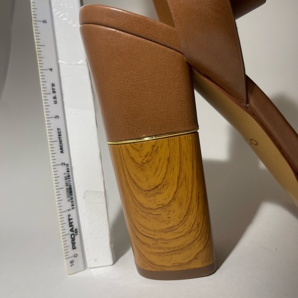 Also Heels - Picture 5 of 6